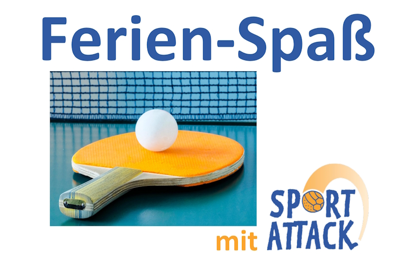 Gelbe Tischtenniskelle mit weißem Tischtennisball liegt auf blauer Tischtennisplatte mit Netz.