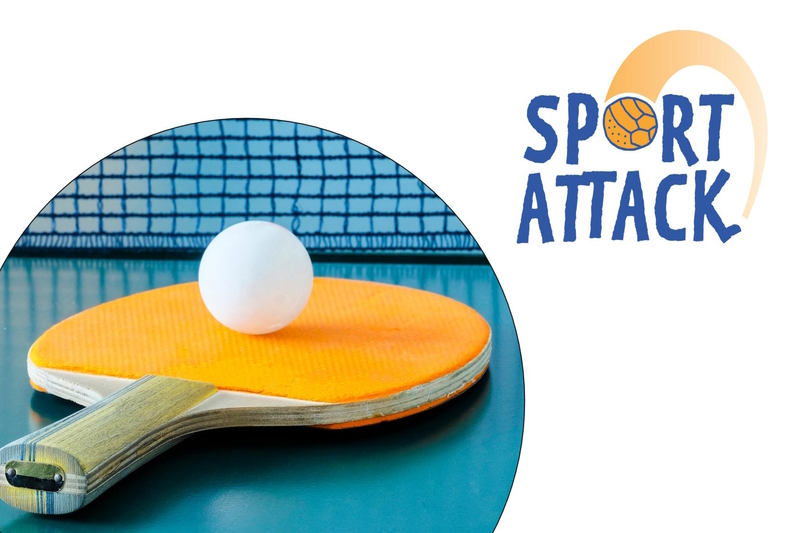Ausschnitt einer Tischtennisplatte mit Kelle und Logo von Zephir's Sport-Attack